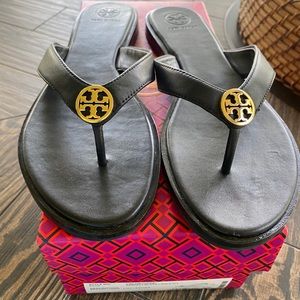 Black Tory Burch leather thong sz 9. With box